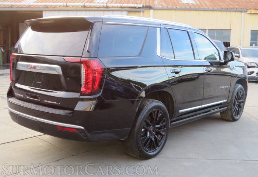 2023 GMC Yukon - Image 12