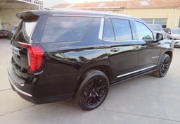 2023 GMC Yukon - Image 8