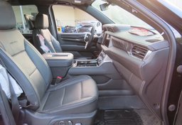 2023 GMC Yukon - Image 35