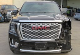 2023 GMC Yukon - Image 14
