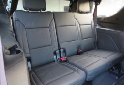 2023 GMC Yukon - Image 40