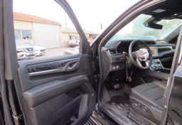 2023 GMC Yukon - Image 24