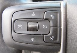 2023 GMC Yukon - Image 42