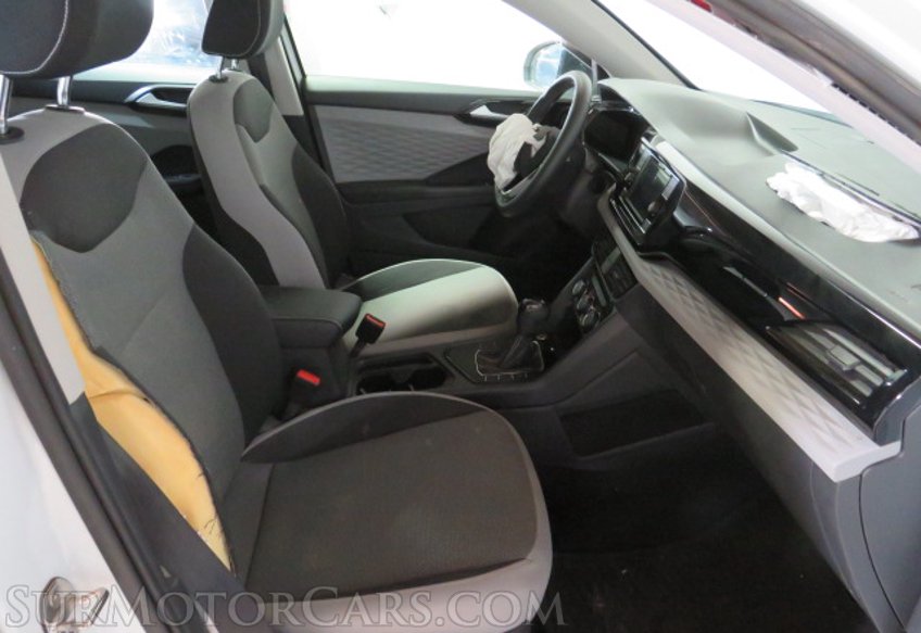 2023 Volkswagen Taos - Image 22