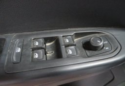 2023 Volkswagen Taos - Image 42