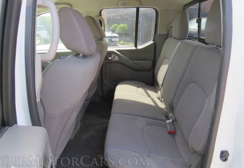 2017 Nissan Frontier - Image 28