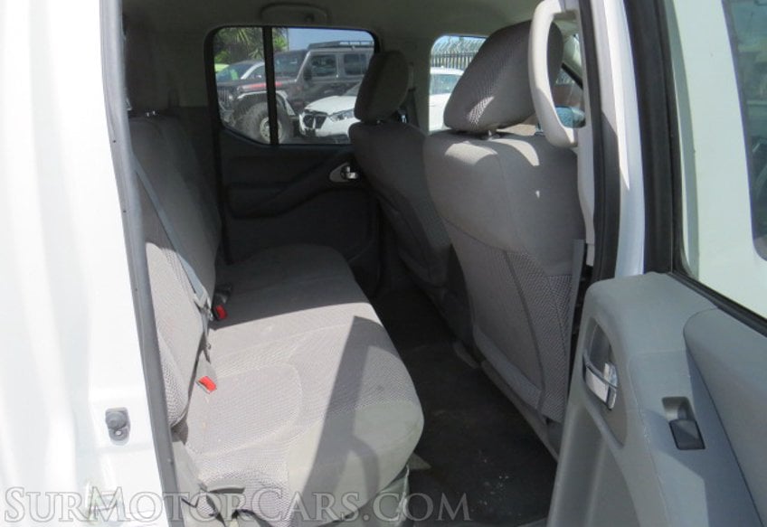 2017 Nissan Frontier - Image 31