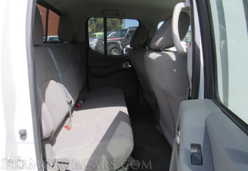 2017 Nissan Frontier - Image 29