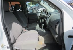 2017 Nissan Frontier - Image 25