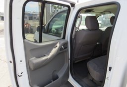 2017 Nissan Frontier - Image 22