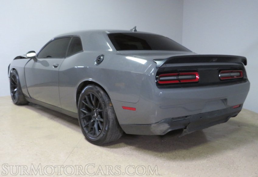 2019 Dodge Challenger - Image 5