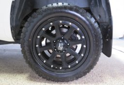 2017 Toyota Tundra - Image 16