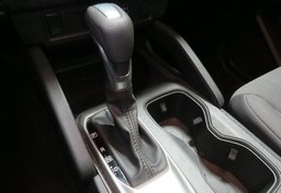 2022 Nissan Frontier - Image 40