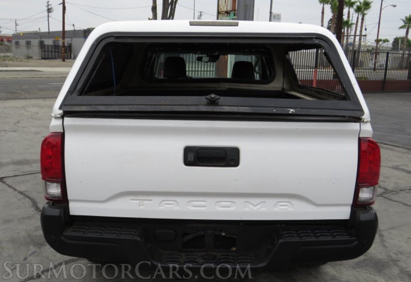 2018 Toyota Tacoma - Image 10