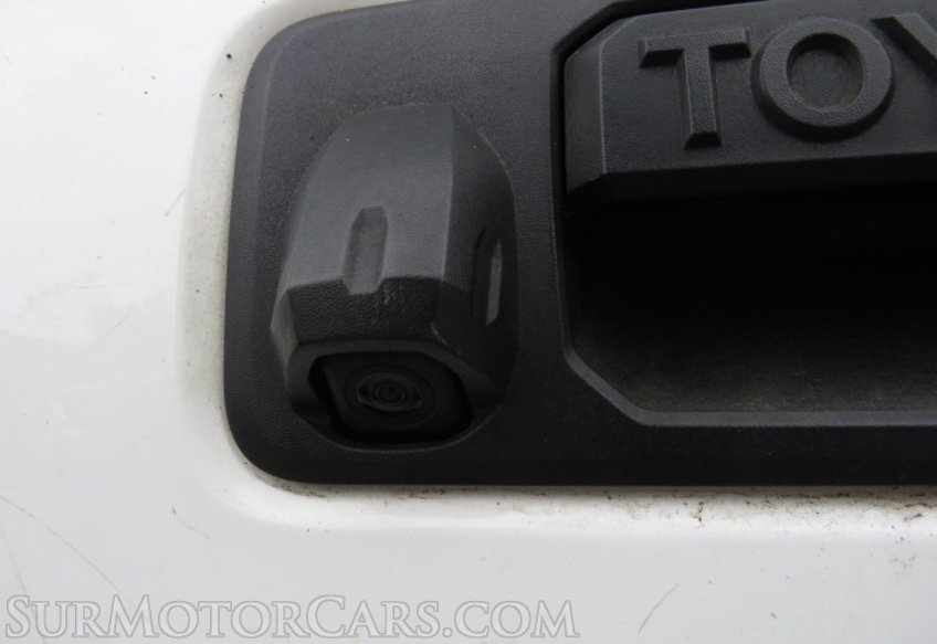2018 Toyota Tacoma - Image 17