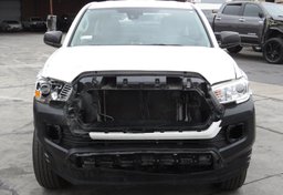 2018 Toyota Tacoma - Image 9