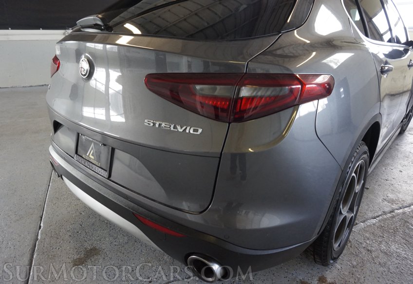 2018 Alfa Romeo Stelvio - Image 22