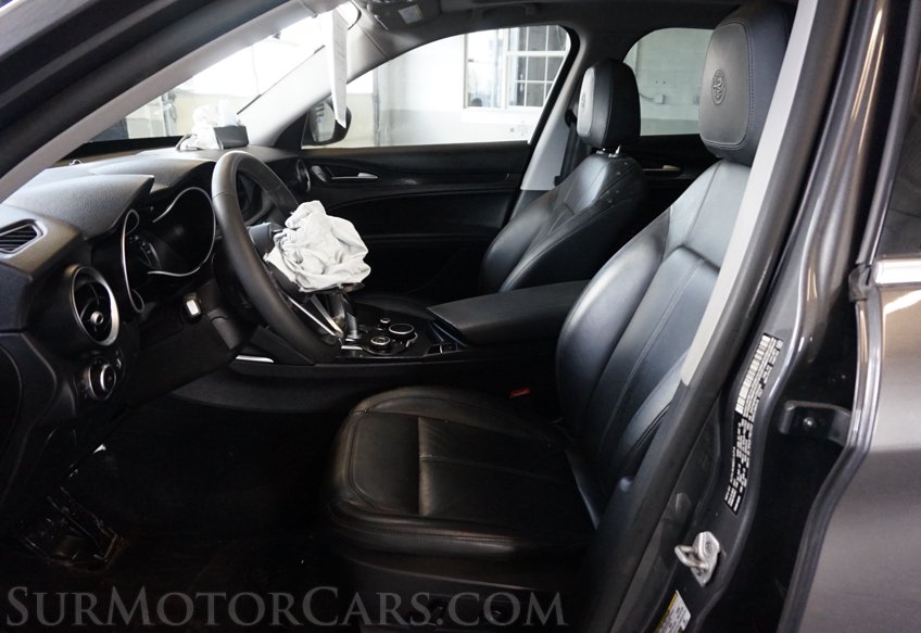 2018 Alfa Romeo Stelvio - Image 27