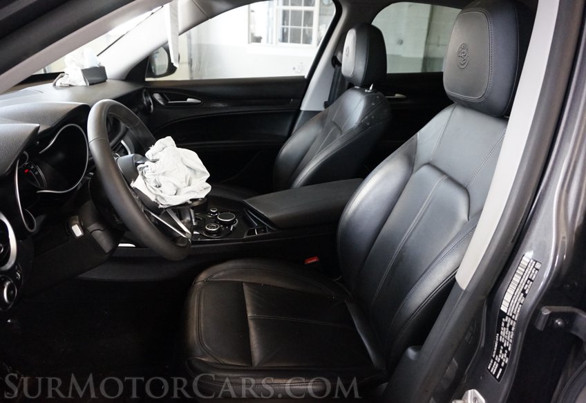 2018 Alfa Romeo Stelvio - Image 32