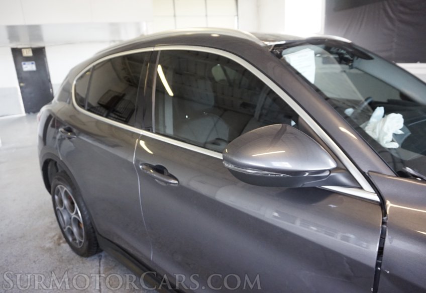 2018 Alfa Romeo Stelvio - Image 18