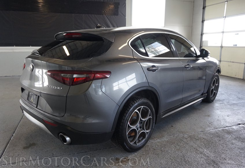 2018 Alfa Romeo Stelvio - Image 8