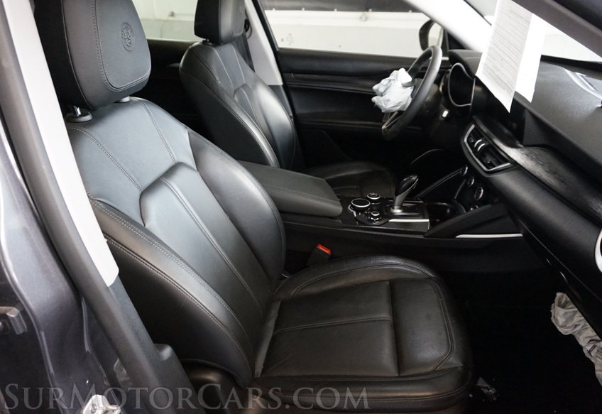 2018 Alfa Romeo Stelvio - Image 30