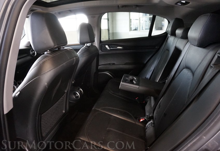 2018 Alfa Romeo Stelvio - Image 33
