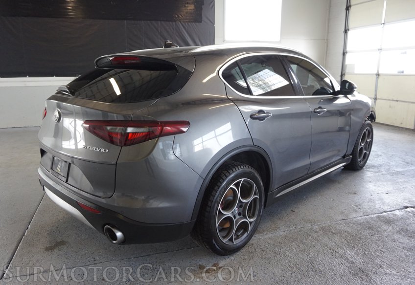 2018 Alfa Romeo Stelvio - Image 9