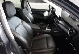 2018 Alfa Romeo Stelvio - Image 29