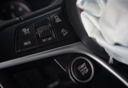 2018 Alfa Romeo Stelvio - Image 48