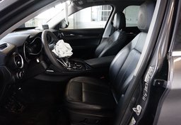 2018 Alfa Romeo Stelvio - Image 27