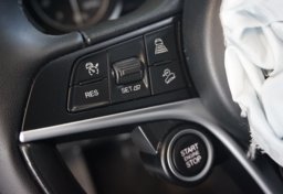 2018 Alfa Romeo Stelvio - Image 40