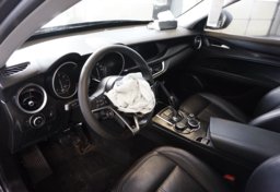 2018 Alfa Romeo Stelvio - Image 28