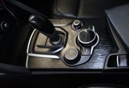 2018 Alfa Romeo Stelvio - Image 52