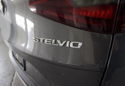 2018 Alfa Romeo Stelvio - Image 26