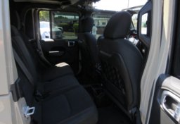 2020 Jeep Gladiator - Image 31