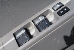 2019 Nissan Frontier - Image 27