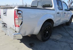 2019 Nissan Frontier - Image 18