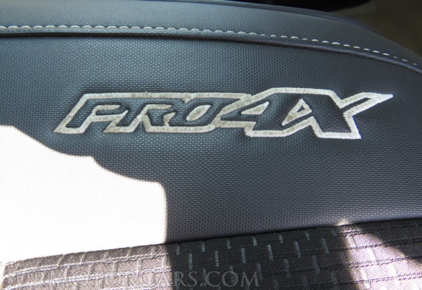 2019 Nissan Titan - Image 30