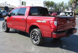 2019 Nissan Titan - Image 6