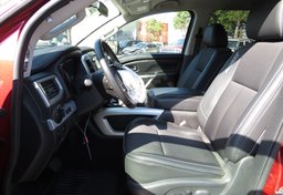 2019 Nissan Titan - Image 29