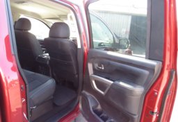 2019 Nissan Titan - Image 33