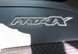 2019 Nissan Titan - Image 30