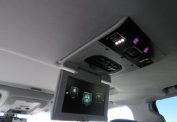 2017 GMC Yukon XL - Image 45