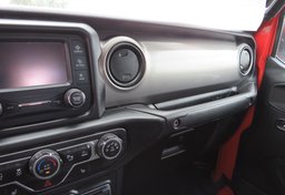 2020 Jeep Gladiator - Image 41