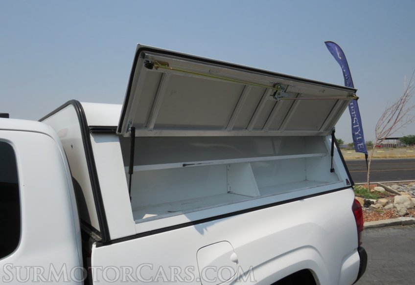 2018 Toyota Tacoma - Image 16