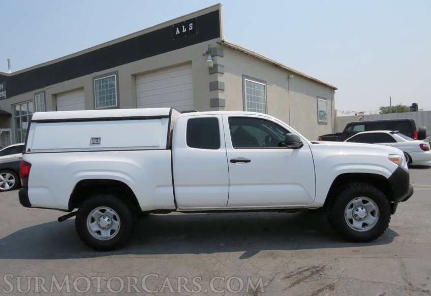 2018 Toyota Tacoma - Image 9