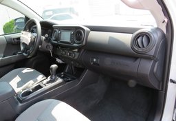 2018 Toyota Tacoma - Image 29