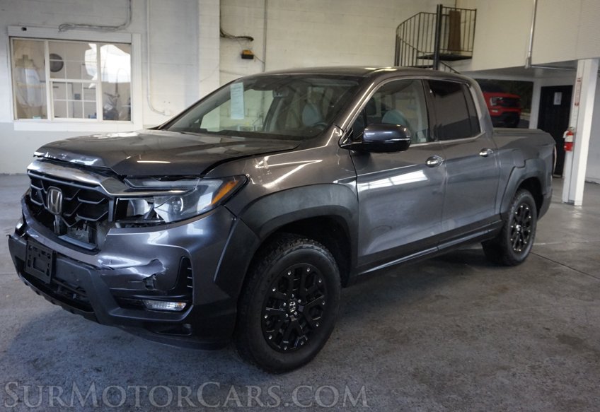 2022 Honda Ridgeline - Image 2