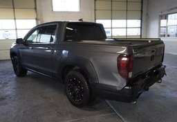 2022 Honda Ridgeline - Image 10